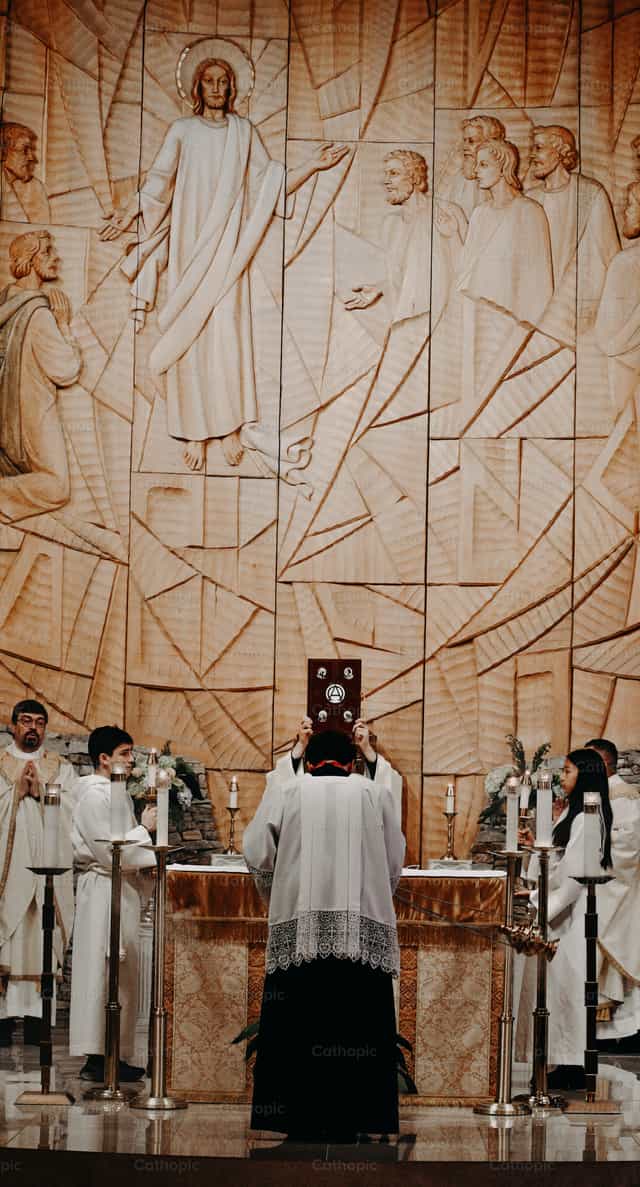 Evangeliario - Banco de imágenes católicas