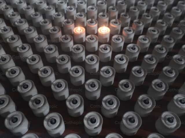 Velas - Imagens católicas de stock - Foto de Campanario Hoja Parroquial