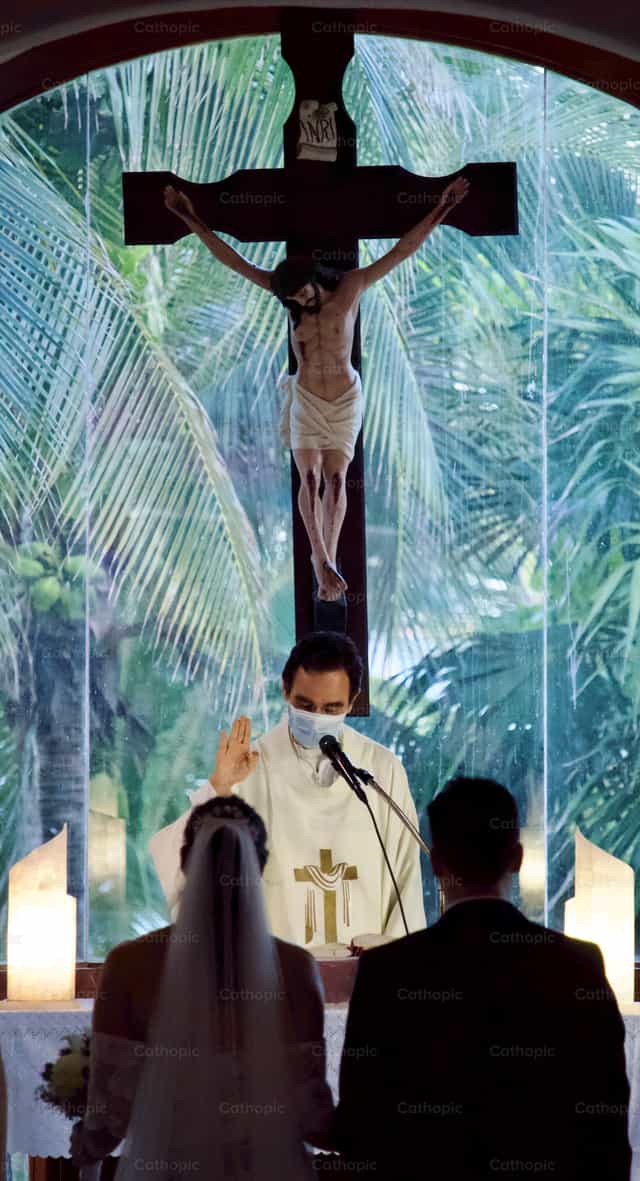 Misa de boda - Banco de imágenes católicas - Fotografía por Ama al revés