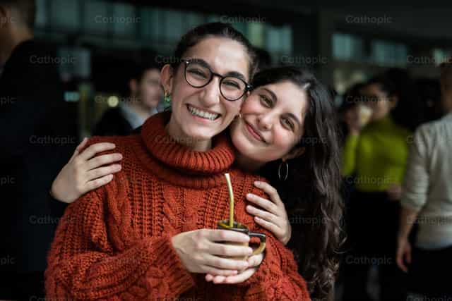 Amistad - Banco de imágenes católicas - Fotografía por Vytautas Markūnas SDB