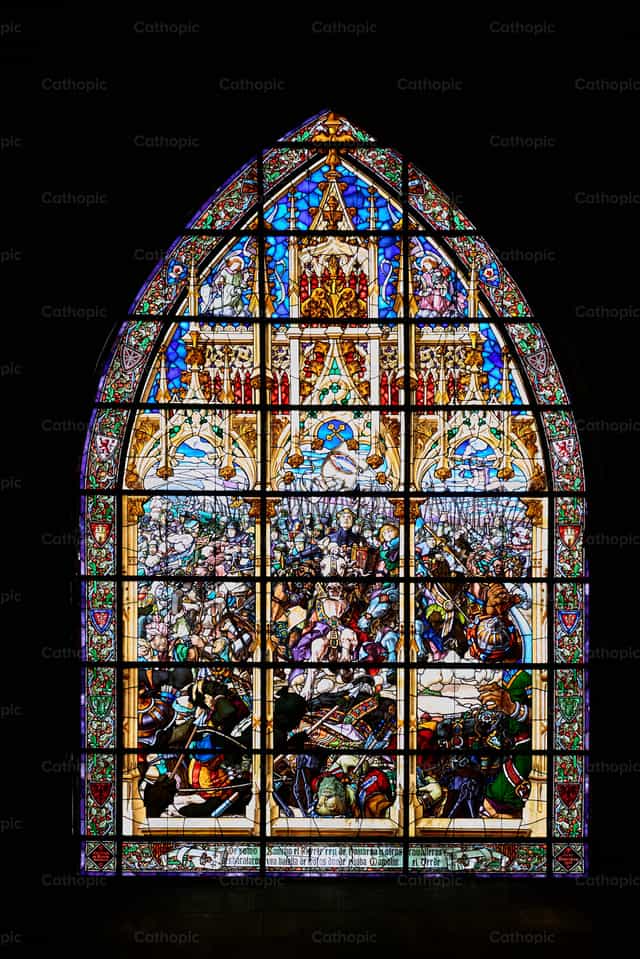 Vidriera bélica - Banco de imágenes católicas - Fotografía por Iván W. Jaques