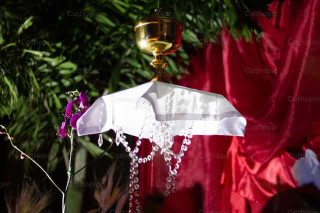 Cibório Monumento da Quinta-feira Santa - Imagens católicas de stock