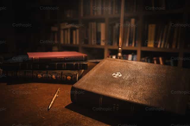 Sagrada Biblia - Banco de imágenes católicas
