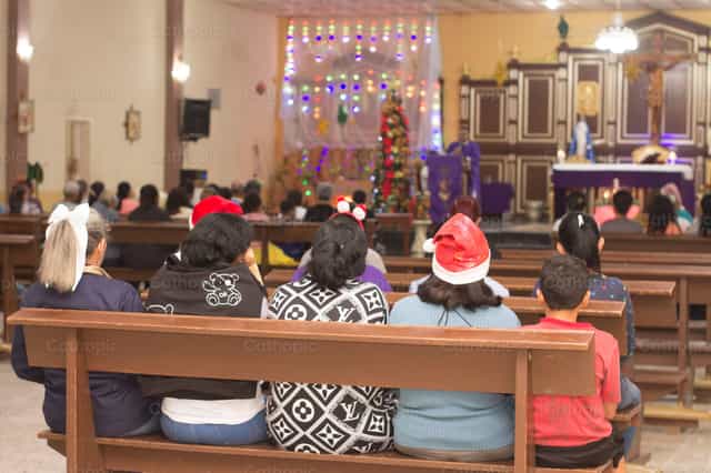 Aguinaldos Masses - Catholic stock images - Photo by Carlos Daniel