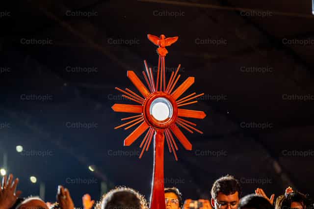 Santísimo Sacramento - Banco de imágenes católicas - Fotografía por Hein Palma