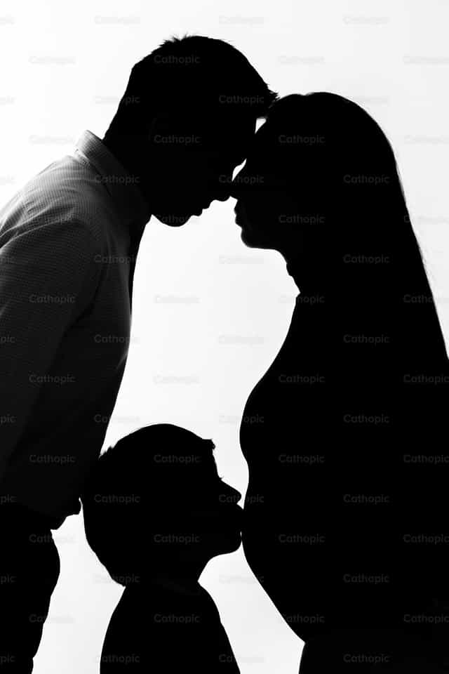 Familia - embarazo - Banco de imágenes católicas - Fotografía por Clina CG