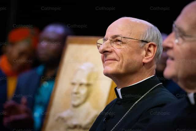 Prałat Opus Dei, prałat Fernando Ocariz - Katolickie zdjęcia stockowe