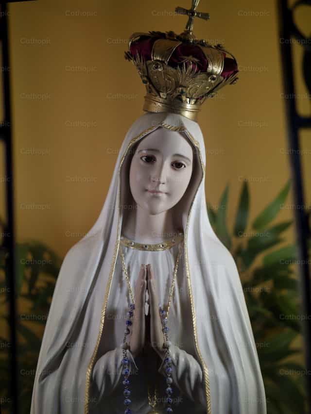 Nuestra Señora de Fátima - Banco de imágenes católicas