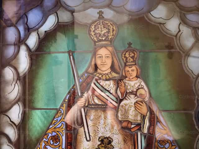 Vitral Virgen del Rayo - Banco de imágenes católicas - Fotografía por juanplancarte