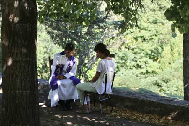 Confesion - Banco de imágenes católicas