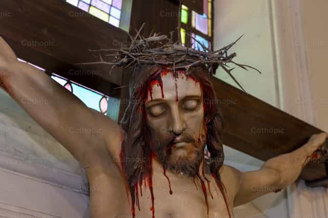 Jesus Coronado de espinas - Banco de imágenes católicas