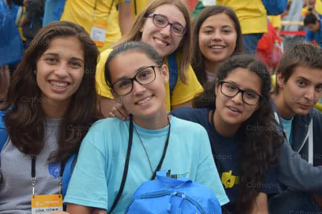 Chicas catolicas - Banco de imágenes católicas - Fotografía por Lupe Belmonte