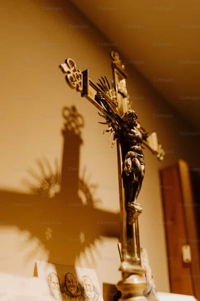 Crucifijo - Banco de imágenes católicas