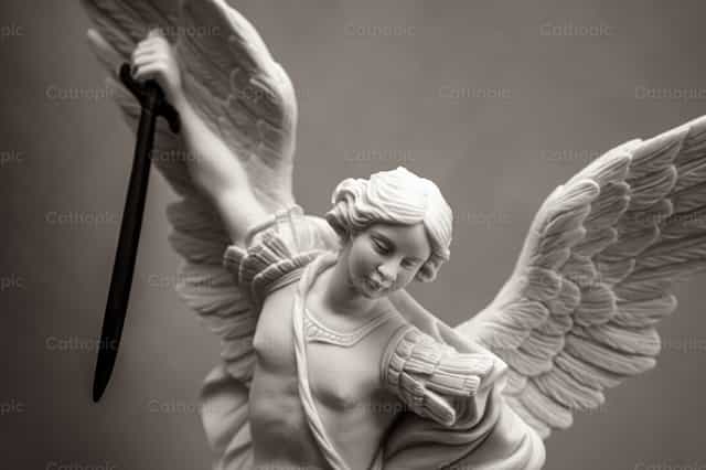 San Miguel Arcángel - Banco de imágenes católicas - Fotografía por Jakov Pleše