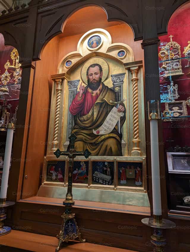 Icona di San Paolo dentro reliquiario - Immagini stock cattoliche