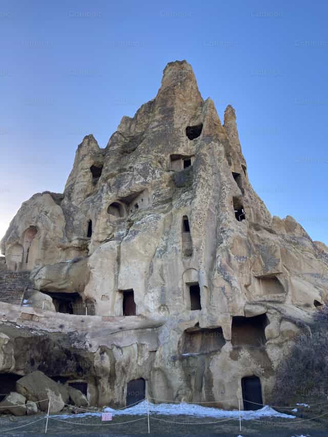 Monastère de pierre - Images catholiques de stock - Photo de Jean Pierre Teullet