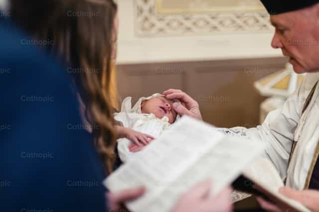 Ultimo esorcismo - Toccare le orecchie e le narici - Immagini stock cattoliche