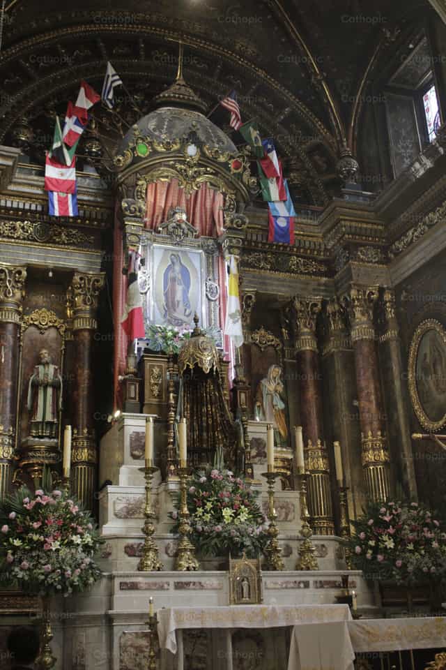 Heiligdom van Onze-Lieve-Vrouw van Guadalupe - Katholieke stockfoto's