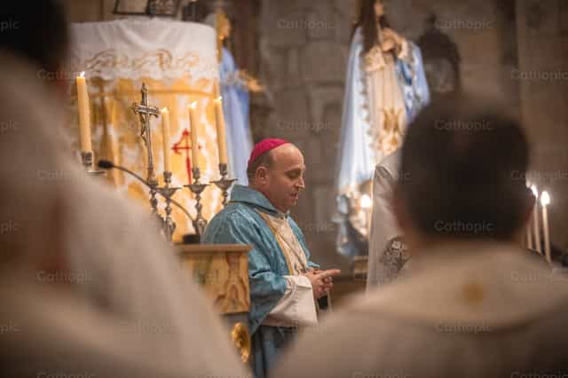 Arcivescovo di Santiago de Compostela: omelia - Immagini stock cattoliche - Foto di Yandry Fernández Perdomo