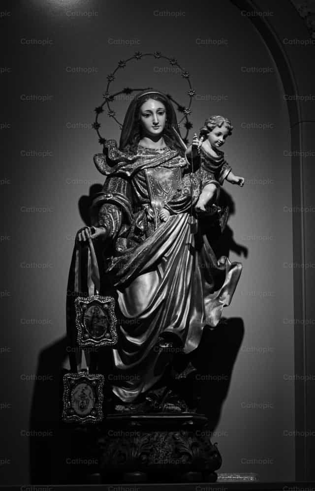 Nuestra Señora del Carmen - Banco de imágenes católicas