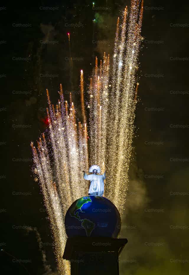 Jesús, Divino Salvador del Mundo - Banco de imágenes católicas - Fotografía por Gaby Arévalo
