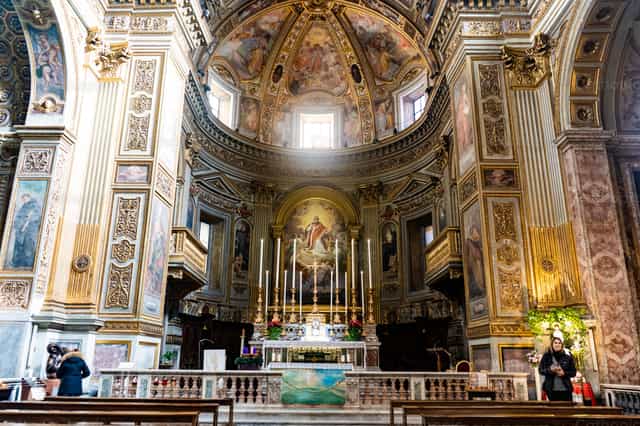 Iglesia en Roma - Banco de imágenes católicas