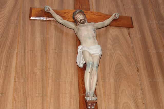 Jesús crucificado - Banco de imágenes católicas
