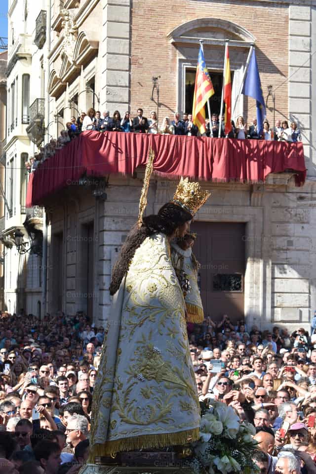 Traslado de la Virgen de los Desamparados - Banco de imágenes católicas