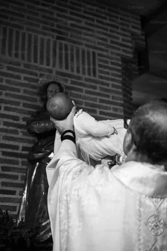 Ofrecimiento - Banco de imágenes católicas - Fotografía por Sergi Canal