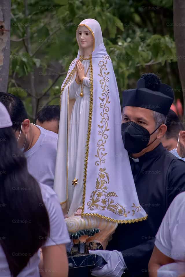 Virgen de Fátima - Banco de imágenes católicas - Fotografía por Nayarb Photography