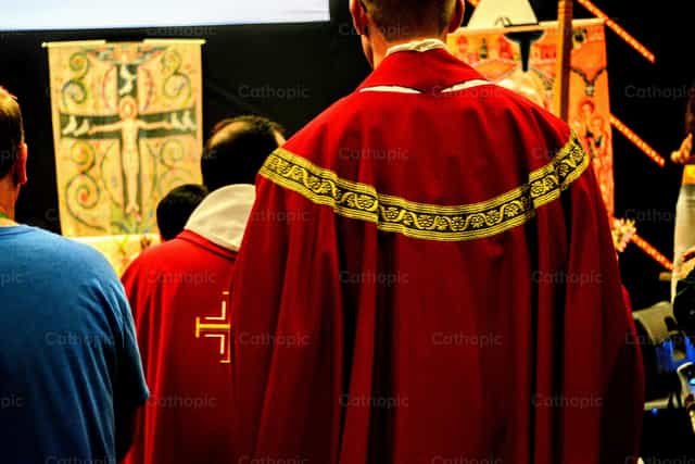 Red Chasuble - Catholic stock images - Photo by Lizardi Saucedo