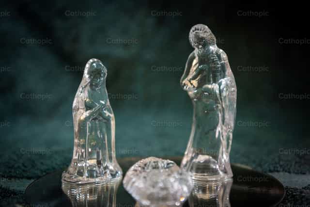 Pesebre de cristal - Banco de imágenes católicas