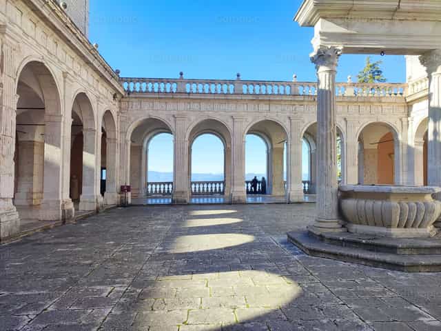 Monasterio de Montecassino - Banco de imágenes católicas - Fotografía por Marius Jocys