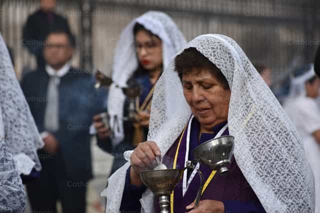 Sahumadora - Imagens católicas de stock