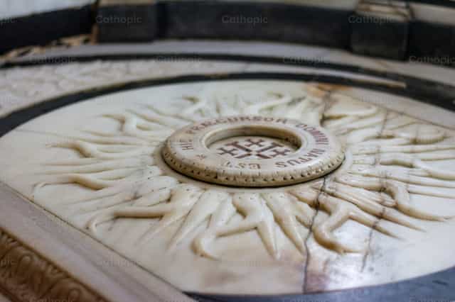 Jeruzalemkruis - Geboorteplaats van Johannes de Doper - Katholieke stockfoto's
