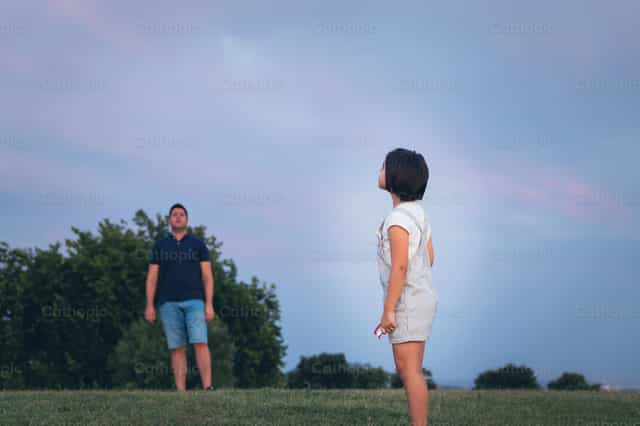 Jugar con cometas - Banco de imágenes católicas - Fotografía por Almures Studio