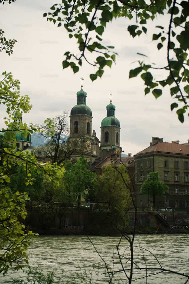 Catedral de San Jacobo a orillas del Inn, Innsbruck - Banco de imágenes católicas - Fotografía por Lupe Belmonte