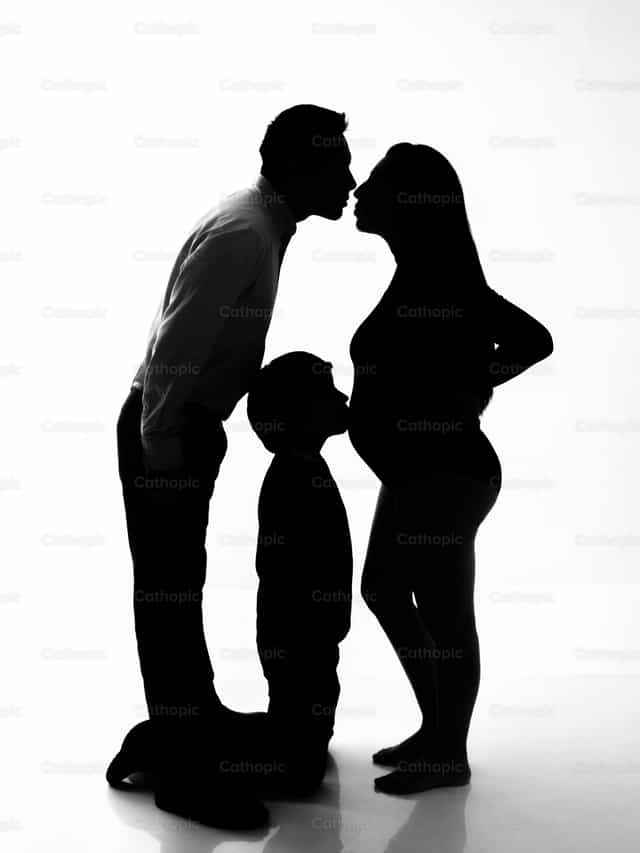 Silueta-Familia-Embarazo - Banco de imágenes católicas - Fotografía por Clina CG