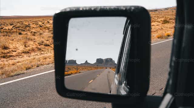 Spiegelung des Monument Valley - Katholische Stockfotos