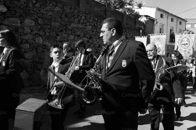 Procesión hispana - Banco de imágenes católicas - Fotografía por Yael Portabales