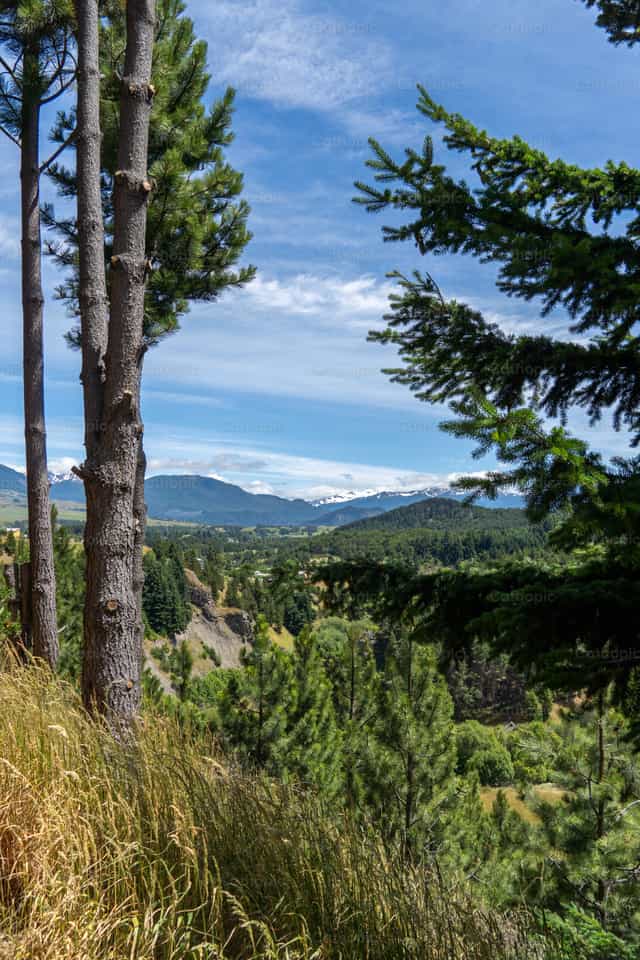 Paesaggio panoramico di Coyhaique, Patagonia - Immagini stock cattoliche - Foto di Fabián Pérez