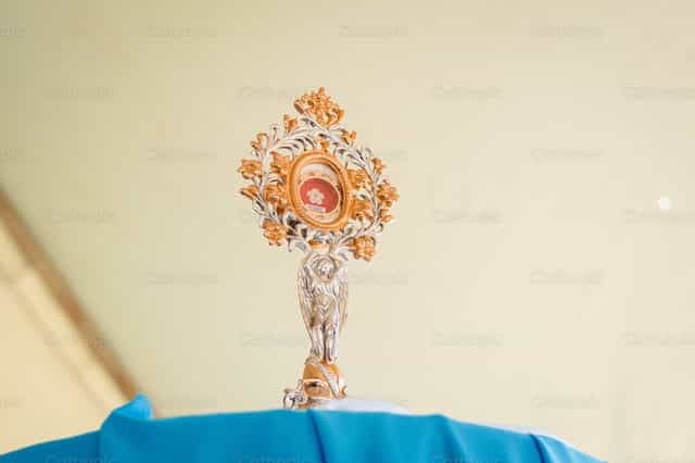 Relíquia do Beato Carlo Acutis - Imagens católicas de stock