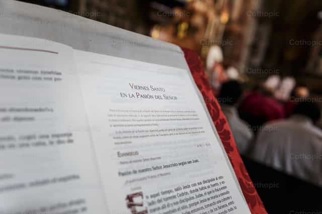 Good Friday Catholic Lectionary Page - Catholic stock images - Photo by Diócesis de Córdoba