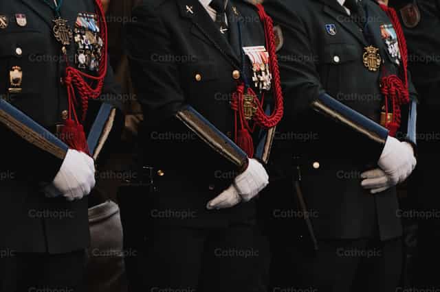 Uniforme militar - Banco de imágenes católicas