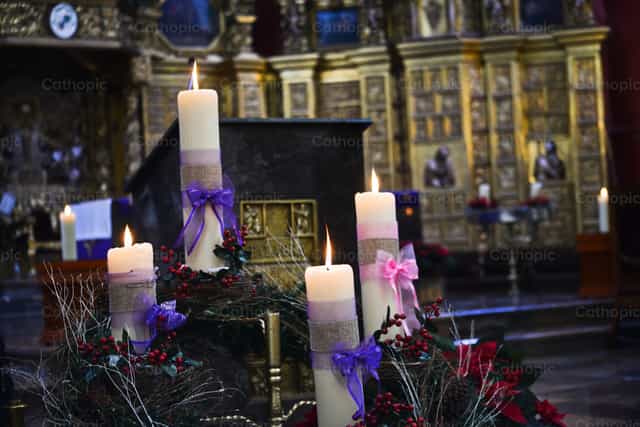 Corona de Adviento - Banco de imágenes católicas
