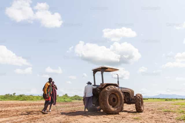 Tracteur - Images catholiques de stock - Photo de Yael Portabales