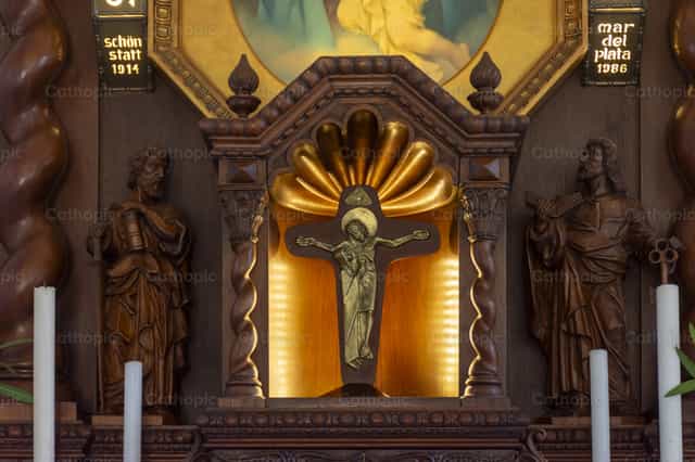 Cruz da Unidade no Santuário de Schoenstatt - Imagens católicas de stock