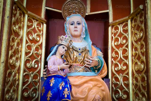 Saint Anne and the Virgin Mary - Catholic stock images - Photo by Nayarb Photography