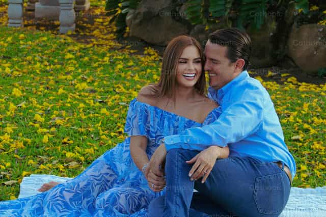 Una Pareja Feliz - Banco de imágenes católicas