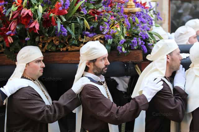 Handen verenigd voor Jezus - Katholieke stockfoto's - Foto door Yandry Fernández Perdomo